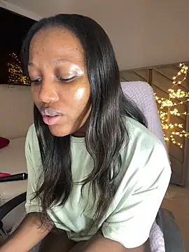 kellya  online show from 11/29/25, 12:00