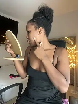 kellya  online show from 11/09/25, 10:47