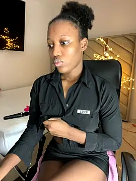 kellya  online show from 11/10/25, 11:10