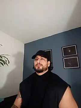 Snapshot of SilvaBranko chatting on 11/14/25, 02:15 SilvaBranko online show from 11/14/25, 02:15