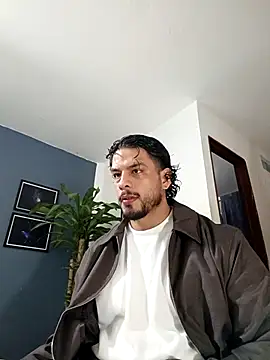 Snapshot of SilvaBranko chatting on 11/24/25, 12:21 SilvaBranko online show from 11/24/25, 12:21