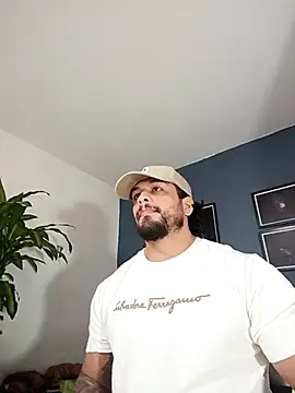 Snapshot of SilvaBranko chatting on 11/12/25, 10:35 SilvaBranko online show from 11/12/25, 10:35