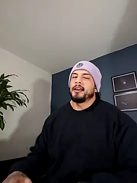 Snapshot of SilvaBranko chatting on 11/09/25, 11:09 SilvaBranko online show from 11/09/25, 11:09