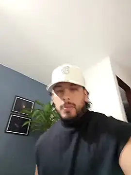 Snapshot of SilvaBranko chatting on 12/13/25, 11:11 SilvaBranko online show from 12/13/25, 11:11