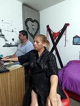 Snapshot of hotandfierylatinos2023 chatting on 11/28/25, 10:21 hotandfierylatinos2023 online show from 11/28/25, 10:21