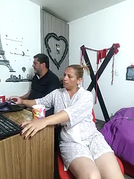 Snapshot of hotandfierylatinos2023 chatting on 12/18/25, 09:47 hotandfierylatinos2023 online show from 12/18/25, 09:47