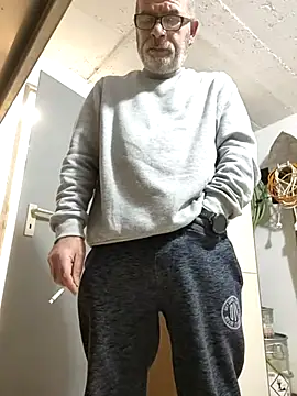 bottomhairy online show from 02/11/26, 05:13