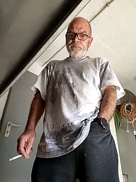 bottomhairy online show from 04/09/26, 09:37