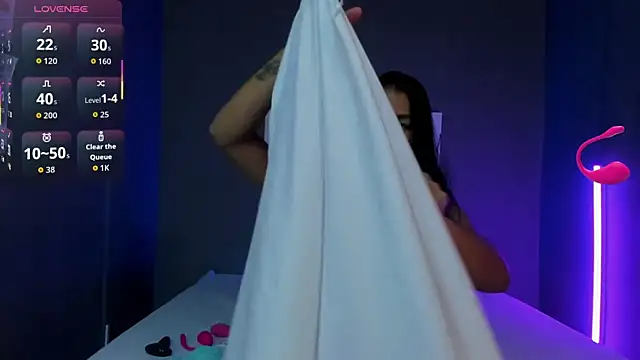 Snapshot of MadissonShakur chatting on 09/26/25, 05:09 MadissonShakur online show from 09/26/25, 05:09