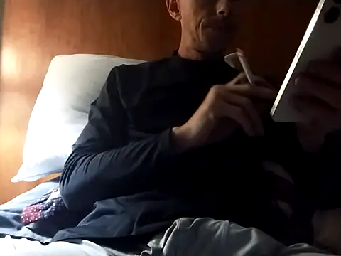 elmerfuddin87 online show from 10/07/25, 09:38