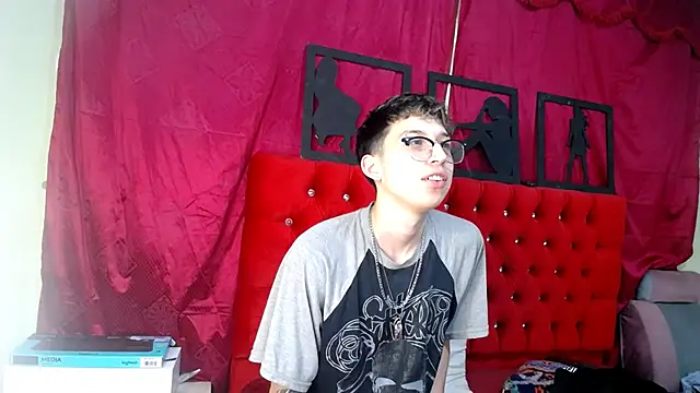 Snapshot of _Thomas_hot_ chatting on 03/19/25, 10:11 Thomas hot online show from 03/19/25, 10:11