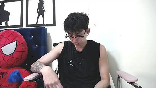  Thomas hot  online show from 11/07/25, 04:17