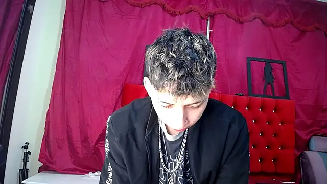 Snapshot of _Thomas_hot_ chatting on 03/08/25, 12:52 Thomas hot online show from 03/08/25, 12:52