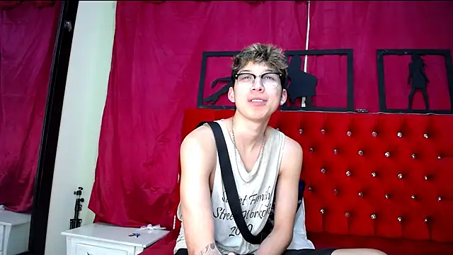 Snapshot of _Thomas_hot_ chatting on 02/22/25, 03:12 Thomas hot online show from 02/22/25, 03:12
