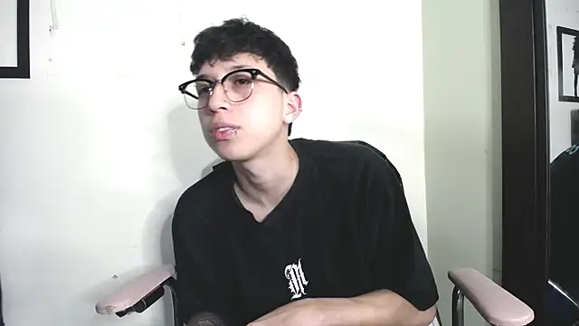  Thomas hot  online show from 11/25/25, 05:41