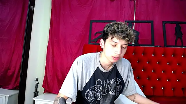 Snapshot of _Thomas_hot_ chatting on 02/28/25, 07:15 Thomas hot online show from 02/28/25, 07:15