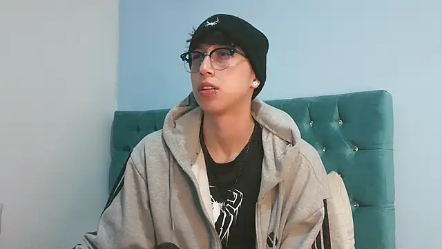  Thomas hot  online show from 04/13/26, 08:29