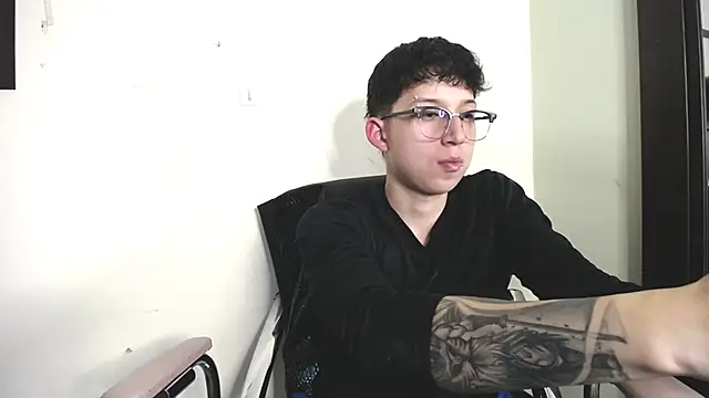  Thomas hot  online show from 11/26/25, 04:12