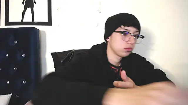  Thomas hot  online show from 10/22/25, 04:01