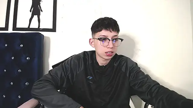 Snapshot of _Thomas_hot_ chatting on 09/19/25, 03:10 Thomas hot online show from 09/19/25, 03:10