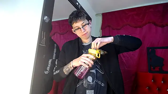 Snapshot of _Thomas_hot_ chatting on 03/19/25, 12:59 Thomas hot online show from 03/19/25, 12:59