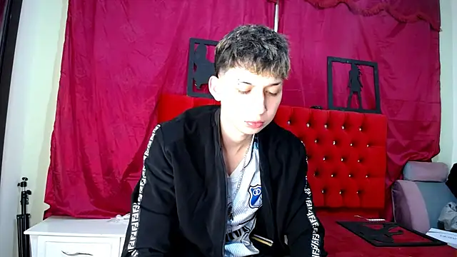 Snapshot of _Thomas_hot_ chatting on 03/07/25, 01:53 Thomas hot online show from 03/07/25, 01:53