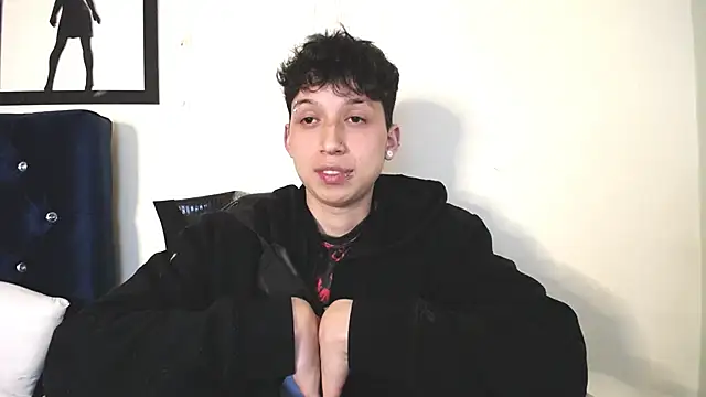  Thomas hot  online show from 10/24/25, 01:26