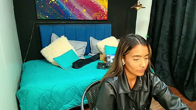 megan collins96 online show from 03/18/25, 07:33