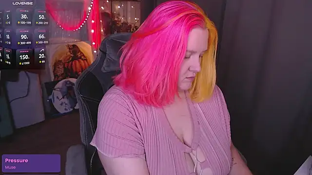 lissamuff online show from 11/10/25, 02:44