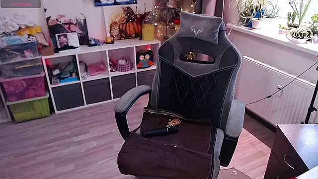 lissamuff online show from 03/13/25, 08:59