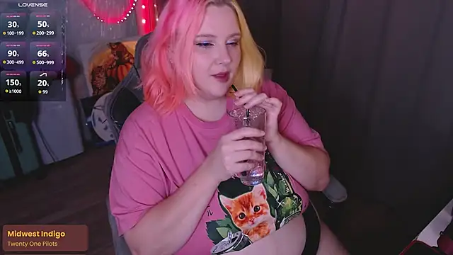 lissamuff online show from 10/22/25, 01:21