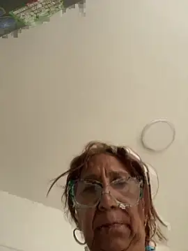 Snapshot of SWEET_LOVER01 chatting on 04/11/26, 02:32 SWEET LOVER01 online show from 04/11/26, 02:32