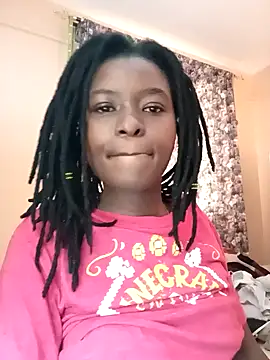 Snapshot of lauraporsi chatting on 01/27/25, 05:58 lauraporsi online show from 01/27/25, 05:58