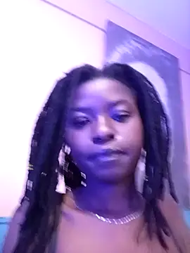 Snapshot of lauraporsi chatting on 01/28/25, 03:25 lauraporsi online show from 01/28/25, 03:25