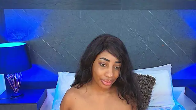 Snapshot of charlottebrowns_ chatting on 03/22/25, 01:19 charlottebrowns online show from 03/22/25, 01:19