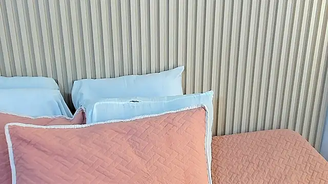 Snapshot of charlottebrowns_ chatting on 11/10/25, 12:10 charlottebrowns online show from 11/10/25, 12:10