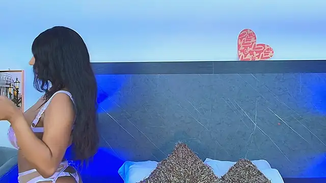 Snapshot of charlottebrowns_ chatting on 02/27/25, 12:34 charlottebrowns online show from 02/27/25, 12:34