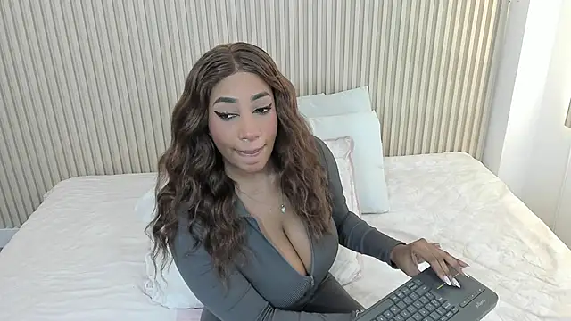 charlottebrowns  online show from 04/16/26, 12:17