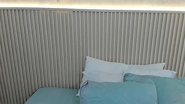 charlottebrowns  online show from 05/04/26, 12:19