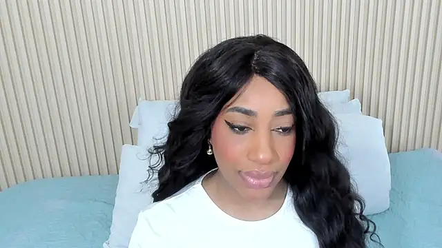 Snapshot of charlottebrowns_ chatting on 07/11/26, 11:54 charlottebrowns online show from 07/11/26, 11:54