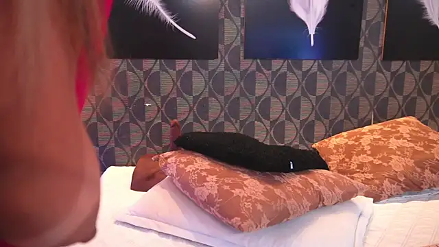 SharomRoss online show from 11/12/25, 03:49