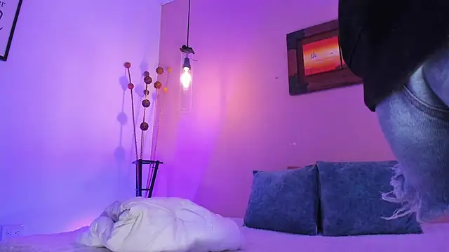 ArianaBaker online show from 03/07/25, 06:11