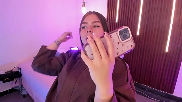 ArianaBaker online show from 05/15/26, 02:04