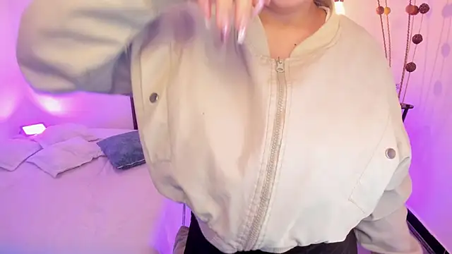 ArianaBaker online show from 05/05/26, 01:25