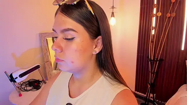 ArianaBaker online show from 04/17/26, 08:33