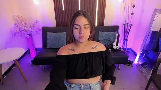 ArianaBaker online show from 12/18/25, 01:37