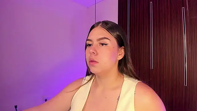 ArianaBaker online show from 05/18/26, 01:27