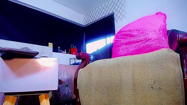 bellatrixx 69 online show from 12/16/25, 11:36