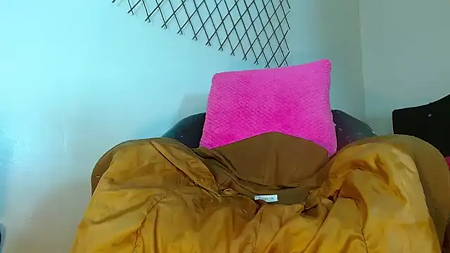 bellatrixx 69 online show from 03/15/25, 03:40