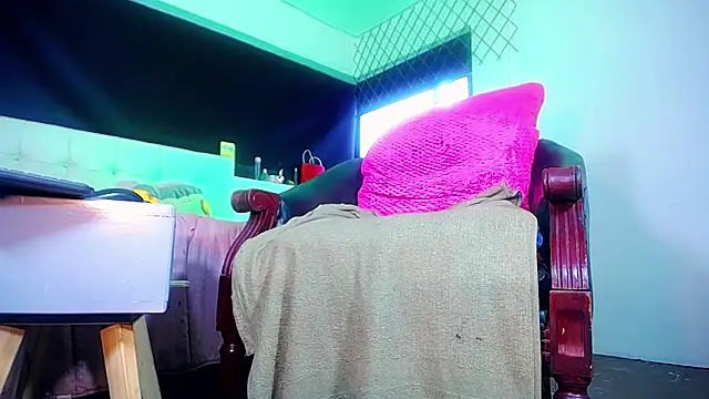 bellatrixx 69 online show from 12/18/25, 11:25